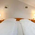 Haus Am Hoevt - 15 Goehren (Ruegen)